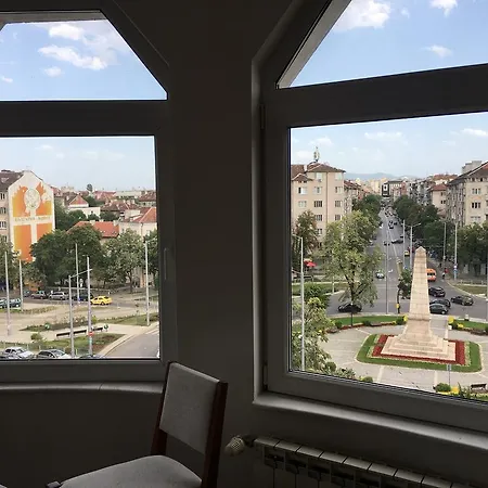 Big 4-bdr With City View